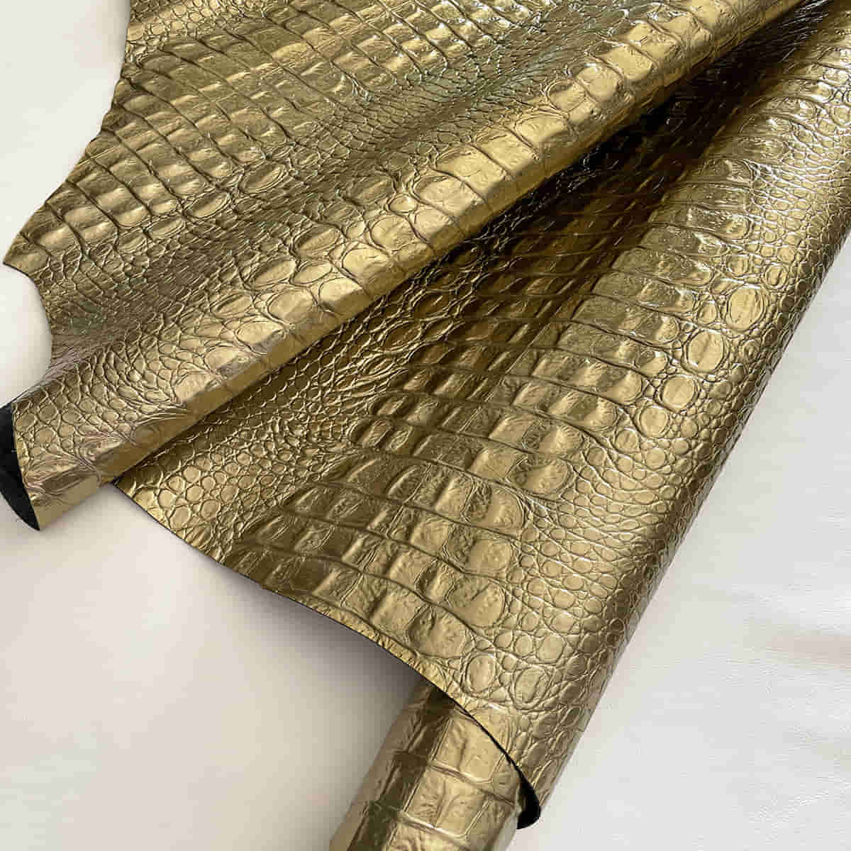 ◎美品◎  Majestic ゴールデンミンクコート ゴールドタグ Gold Metallic Alligator Print | Italian Leather | Leathercosmos