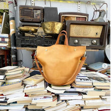 Load image into Gallery viewer, Vegtanned leather